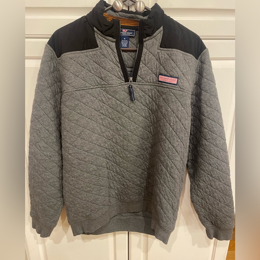 Vineyard Vines like new quilted men’s quarter zip size M